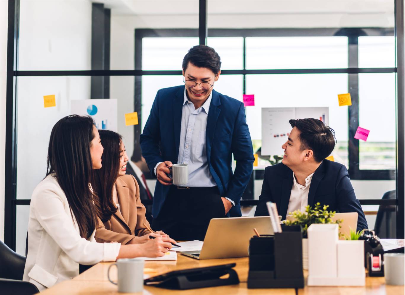 Team collaborating at Flash Services Agency